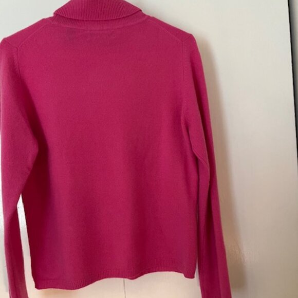 Cashmere sweaters and one holiday sweater - Picture 14 of 15